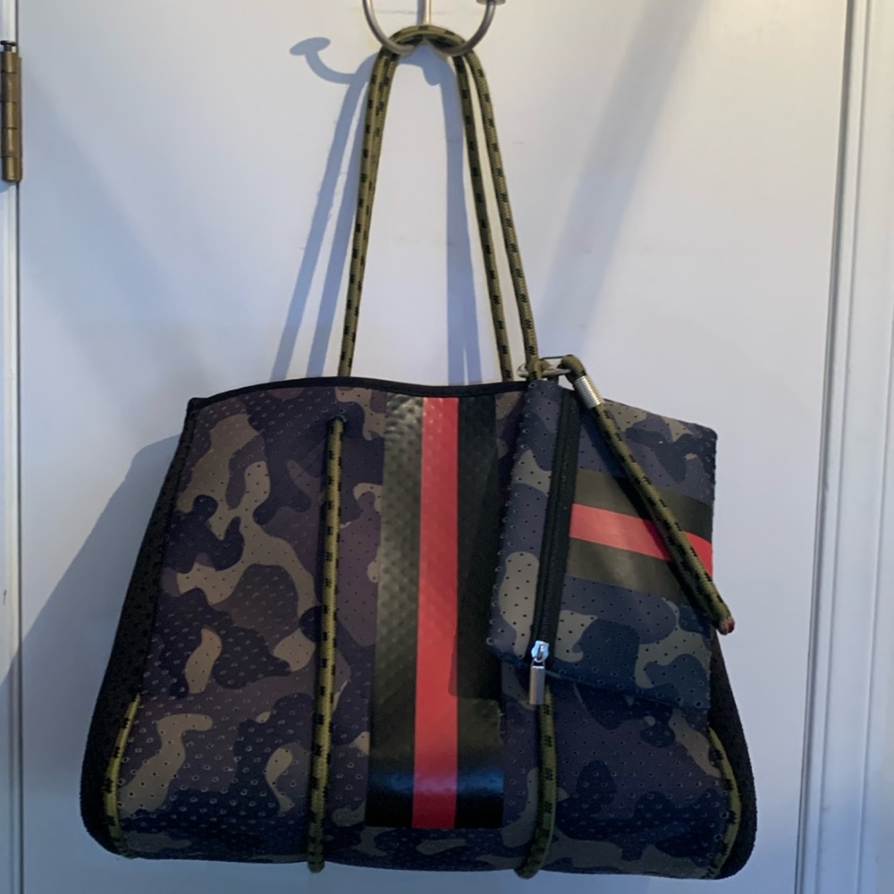 Neoprene tote